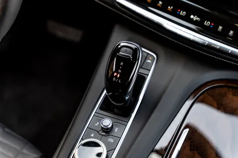 Discover undefined undefined Exterior Interior Images.Find all aspects and details of cars.