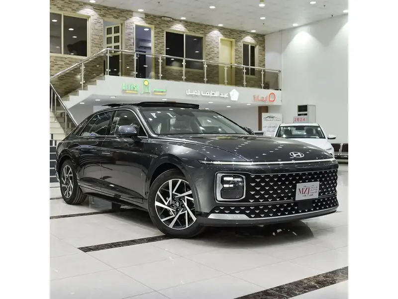 Discover undefined undefined Exterior Interior Images.Find all aspects and details of cars.
