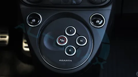 Discover undefined undefined Exterior Interior Images.Find all aspects and details of cars.