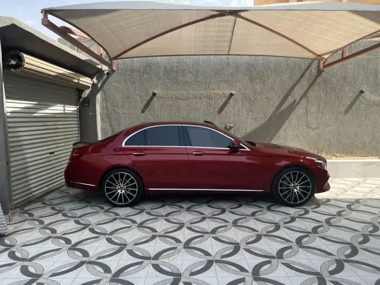 mercedes-benz mercedes-benz-e-class image Mercedes E 2017
