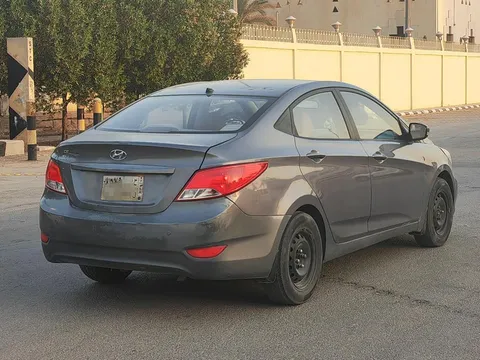 Hyundai Accent 2015