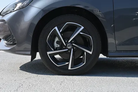Discover undefined undefined Exterior Interior Images.Find all aspects and details of cars.