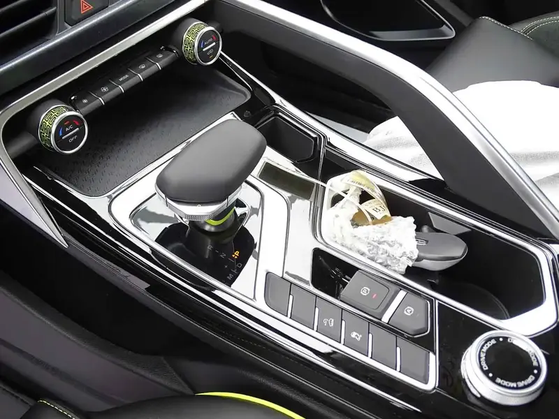 Geely Tugella 2025