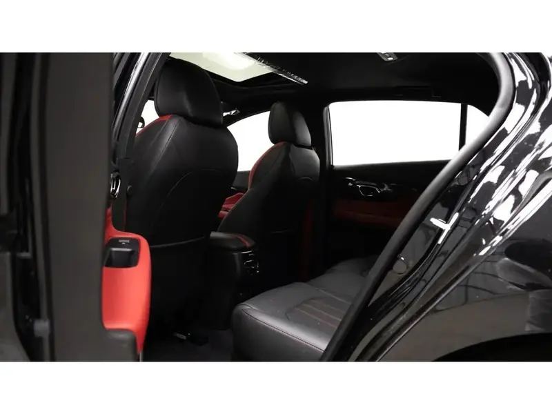 Discover undefined undefined Exterior Interior Images.Find all aspects and details of cars.