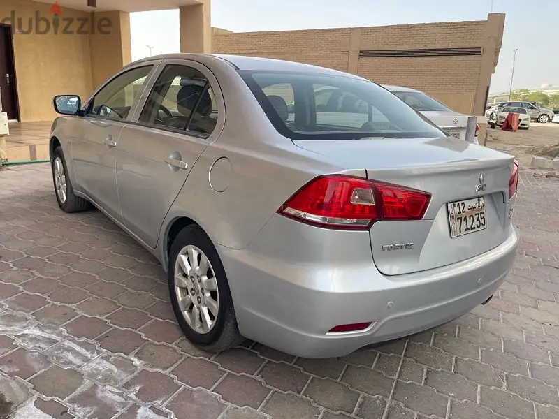 ميتسوبيشي لانسر 2013