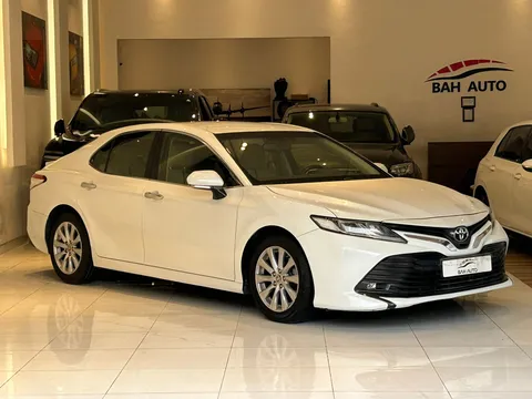 Toyota Camry 2.5L GLE (178 HP) 2020