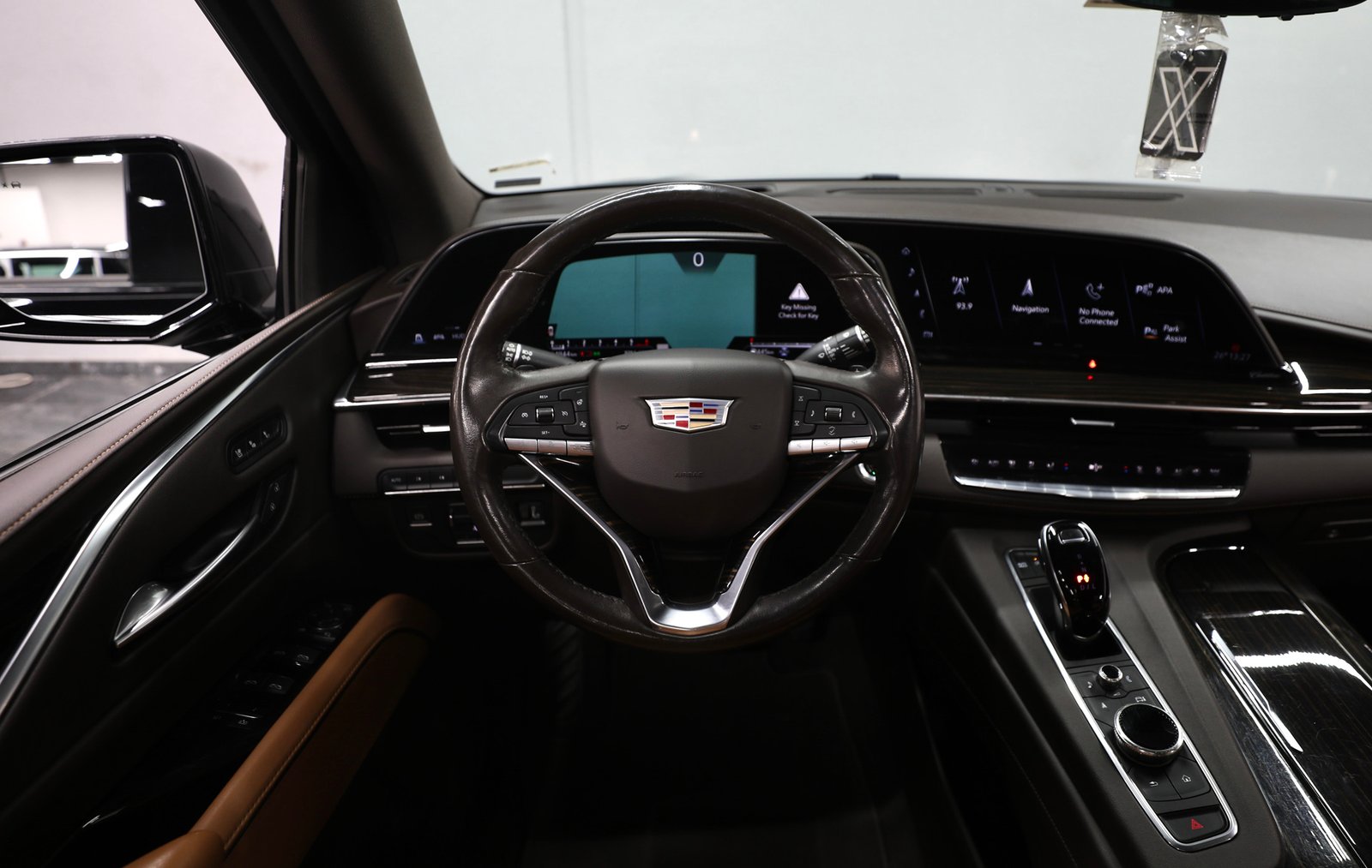 Escalade | 3.0L Diesel | 7 Seater | 2 Years Warranty | Free Insurance and Registration