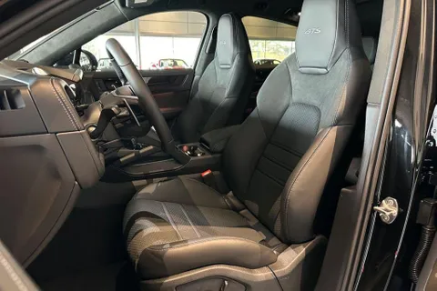 New Porsche Cayenne GTS 2025