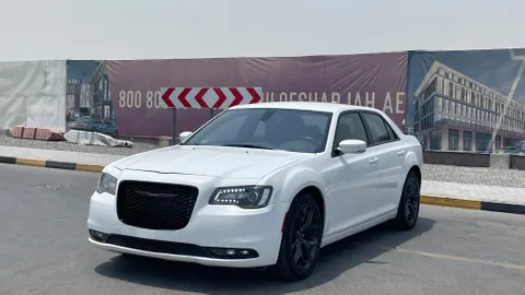Chrysler 300 2021