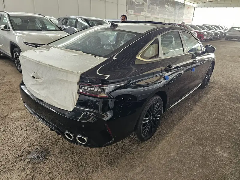 Discover undefined undefined Exterior Interior Images.Find all aspects and details of cars.