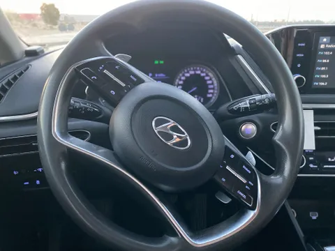 Hyundai Sonata 2.0L Hybrid SE 2020