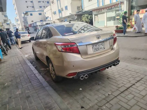 استكشف undefined undefined الصور الخارجية والداخلية. اكتشف جميع جوانب وتفاصيل السيارات.