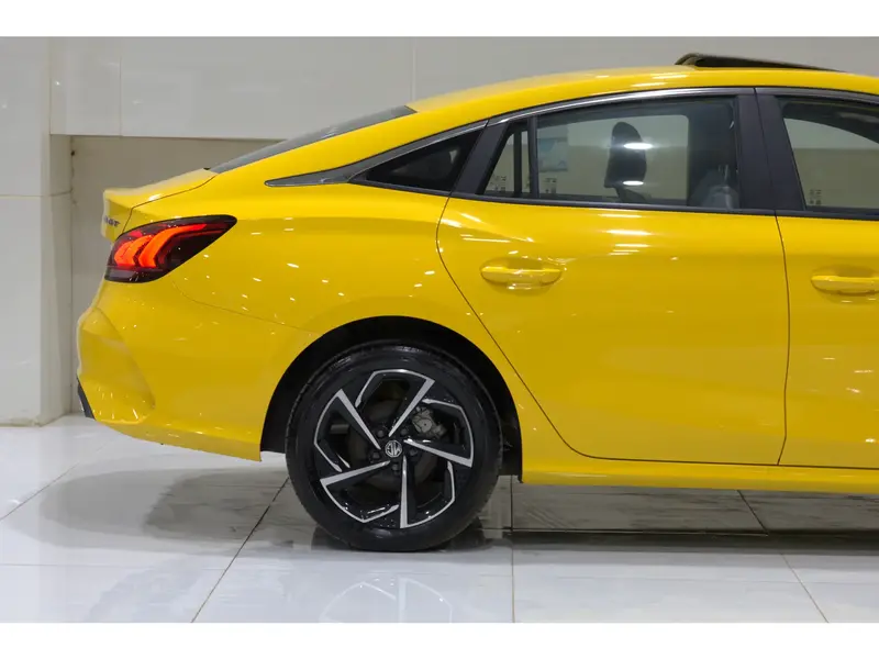 Discover undefined undefined Exterior Interior Images.Find all aspects and details of cars.
