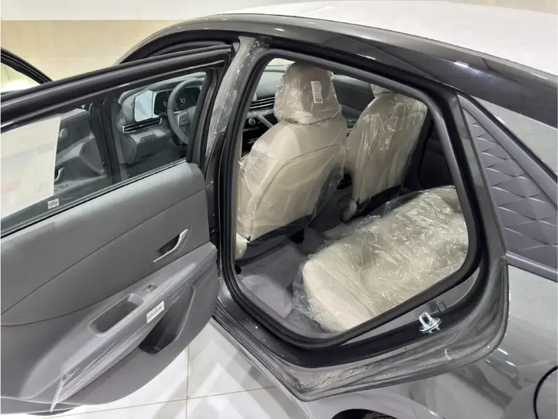 Hyundai Elantra 2025