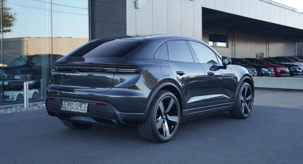 بورش ماكان 2025