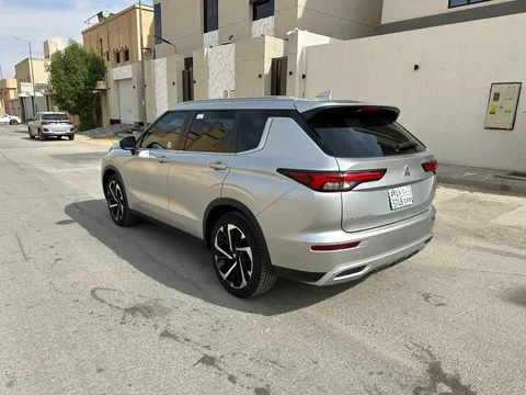 Discover undefined undefined Exterior Interior Images.Find all aspects and details of cars.