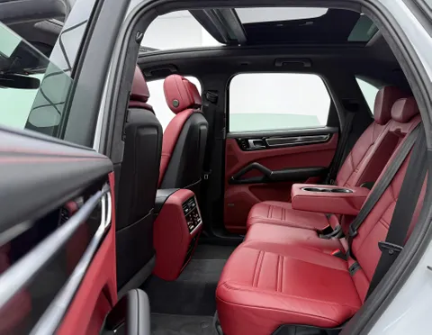 Porsche Cayenne GTS 2021