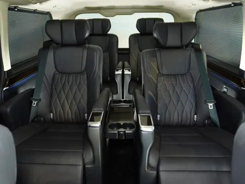 Discover undefined undefined Exterior Interior Images.Find all aspects and details of cars.