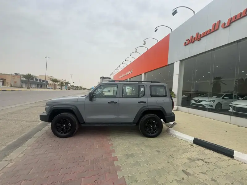 Discover undefined undefined Exterior Interior Images.Find all aspects and details of cars.