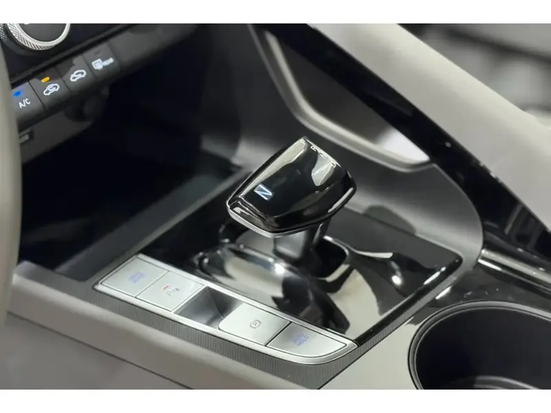 Hyundai Elantra 2025