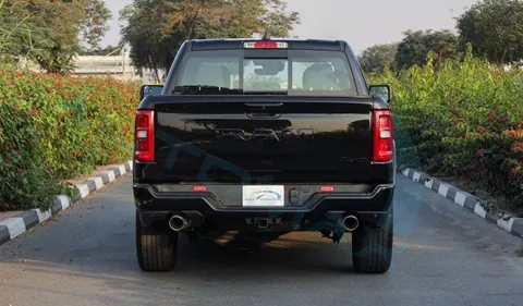 New RAM 1500 Big Horn Crew Cab 2025
