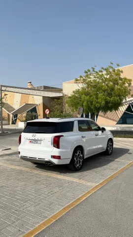 Discover undefined undefined Exterior Interior Images.Find all aspects and details of cars.