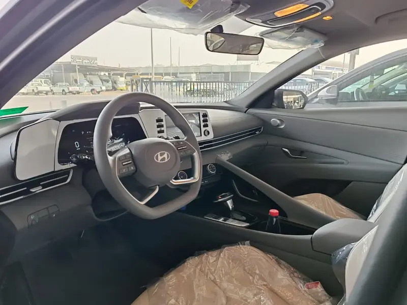 Discover undefined undefined Exterior Interior Images.Find all aspects and details of cars.