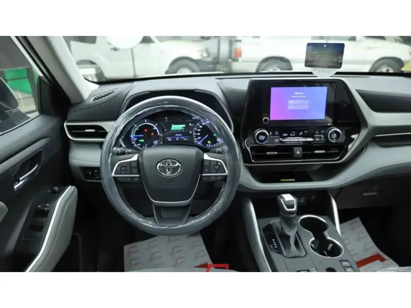 Discover undefined undefined Exterior Interior Images.Find all aspects and details of cars.