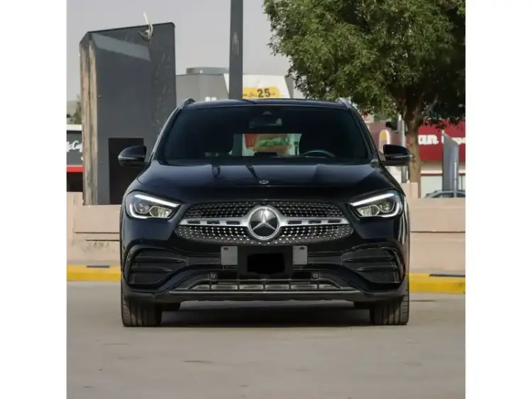 mercedes-benz mercedes-benz-gla image Mercedes GLA 2021