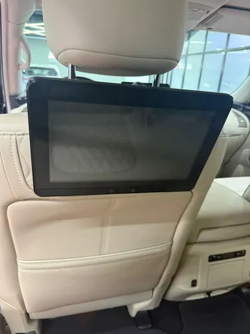 Infiniti QX80 5.6L Luxury 2023
