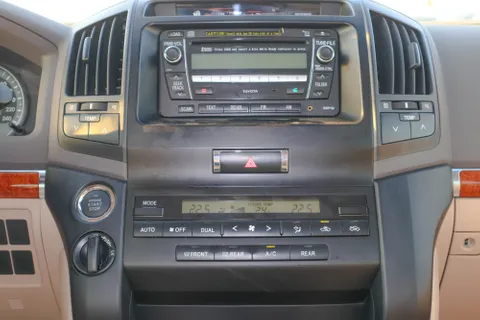 Toyota Land Cruiser 4.5L GXR Petrol 2015