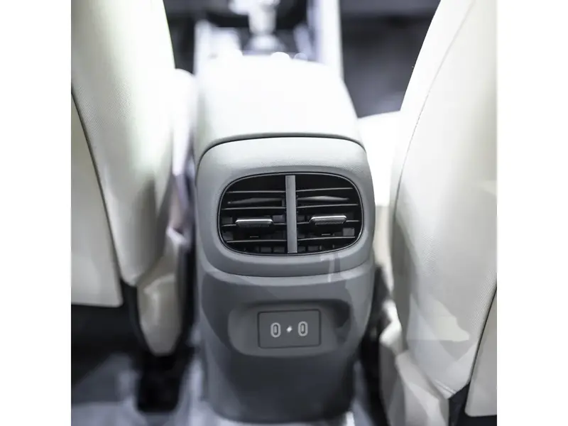 Hyundai Elantra 2025