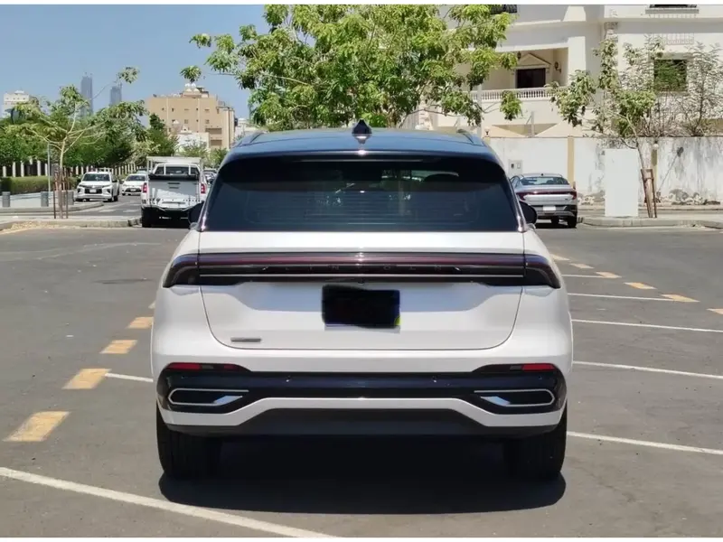 Discover undefined undefined Exterior Interior Images.Find all aspects and details of cars.