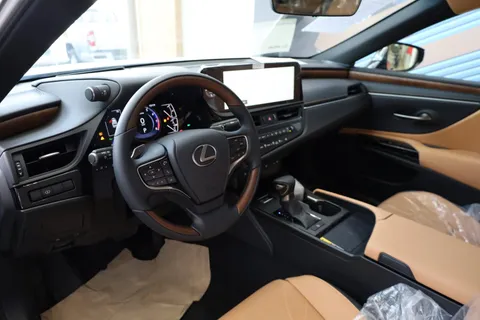 New Lexus ES 350 4 door 3.5L 2023