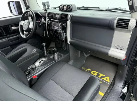 Toyota FJ Cruiser 4.0L GXR 2015
