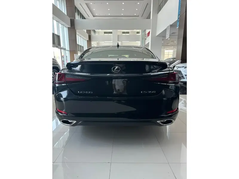 Lexus ES 2025