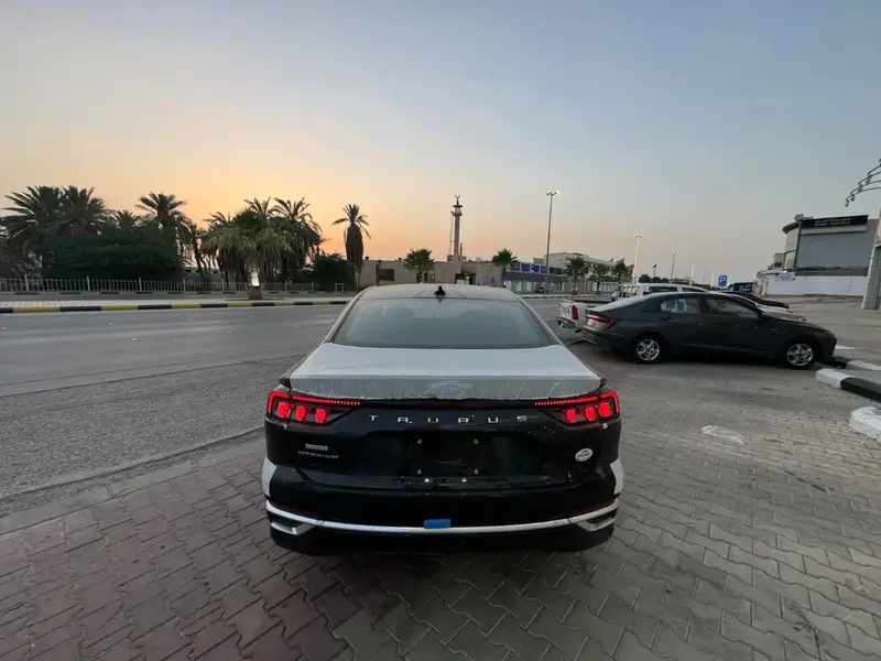 Ford Taurus 2025