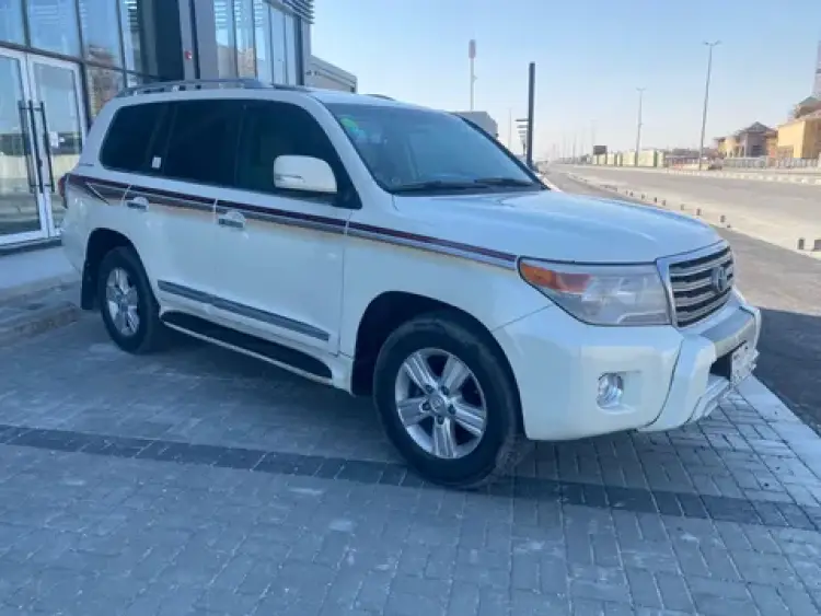 toyota toyota-land-cruiser image Toyota Land Cruiser 2012