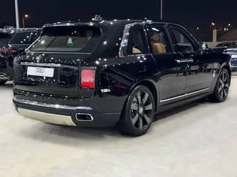 Discover undefined undefined Exterior Interior Images.Find all aspects and details of cars.