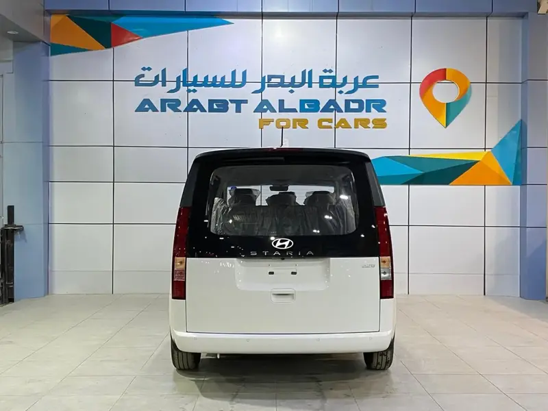 Hyundai Staria 2025