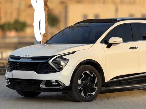 Discover undefined undefined Exterior Interior Images.Find all aspects and details of cars.