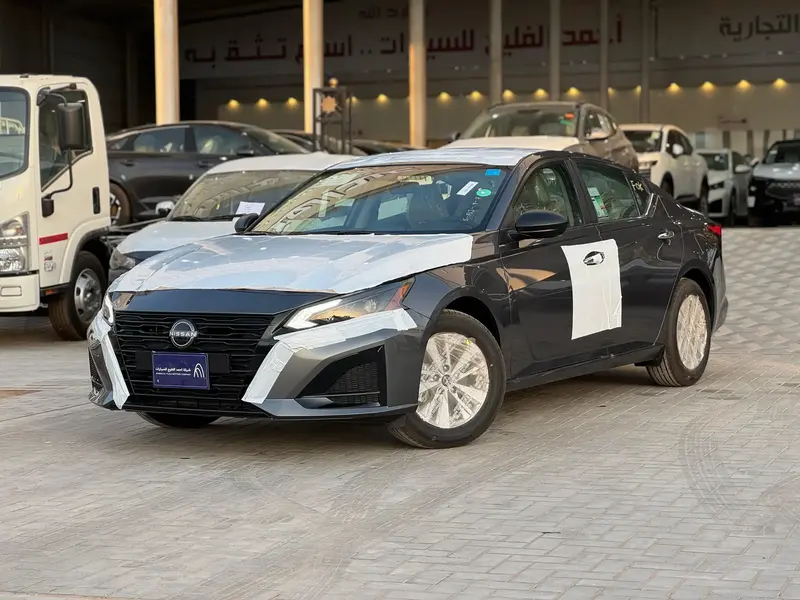 Nissan Altima 2025