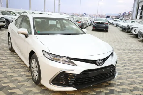 New Toyota Camry 2.5L LE 204 HP 2024