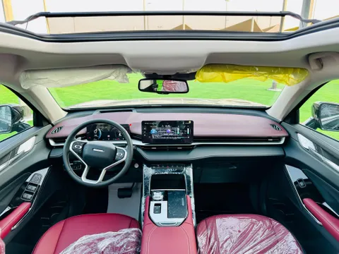 Discover undefined undefined Exterior Interior Images.Find all aspects and details of cars.