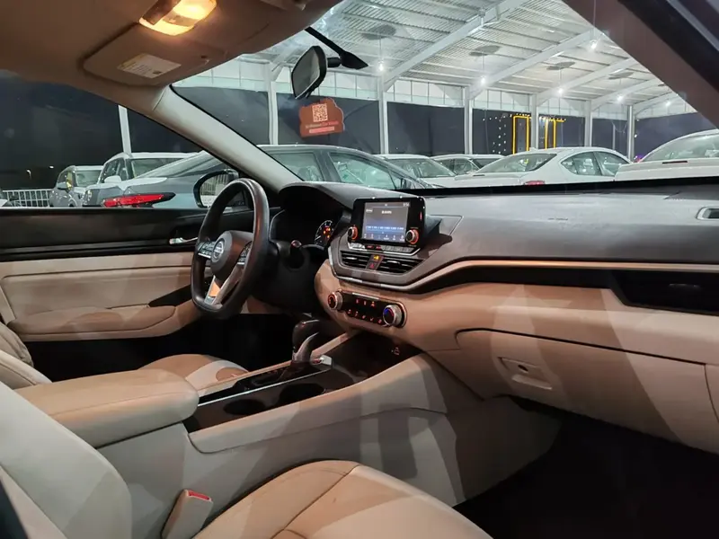 Nissan Altima 2021