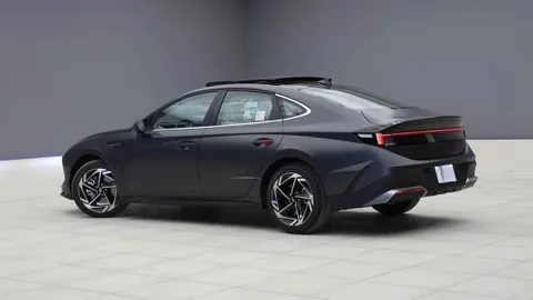 Discover undefined undefined Exterior Interior Images.Find all aspects and details of cars.