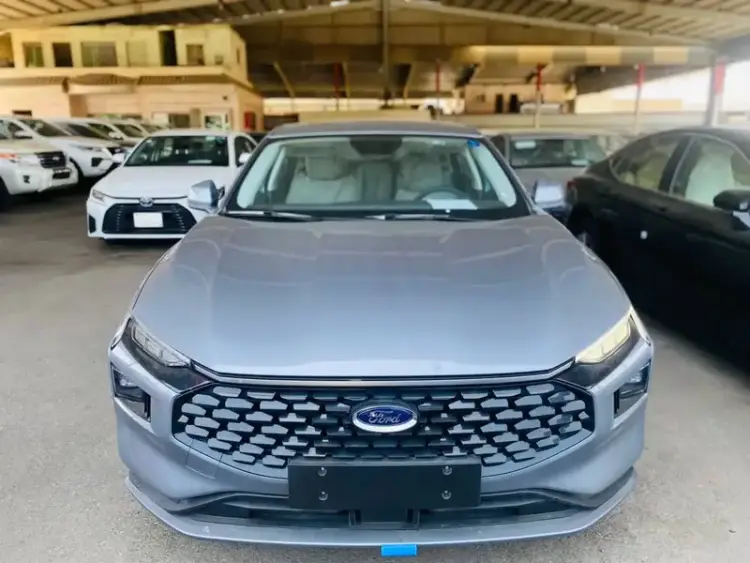 ford ford-taurus image Ford Taurus 2025
