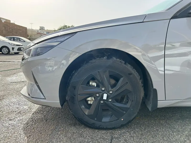 Hyundai Elantra 2023