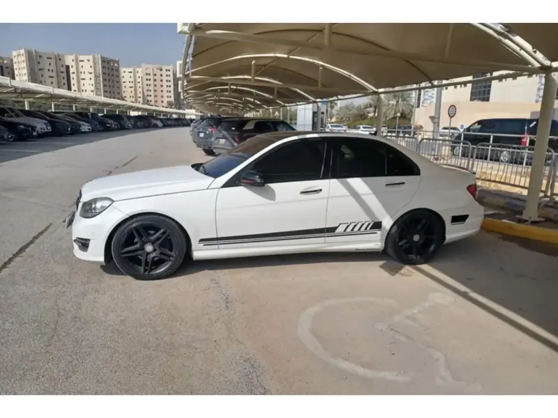 Discover undefined undefined Exterior Interior Images.Find all aspects and details of cars.