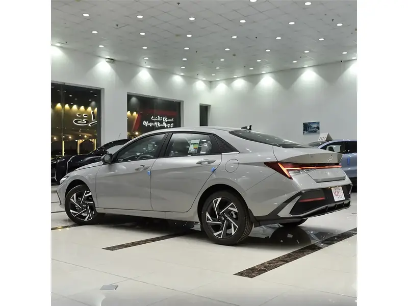Hyundai Elantra 2025